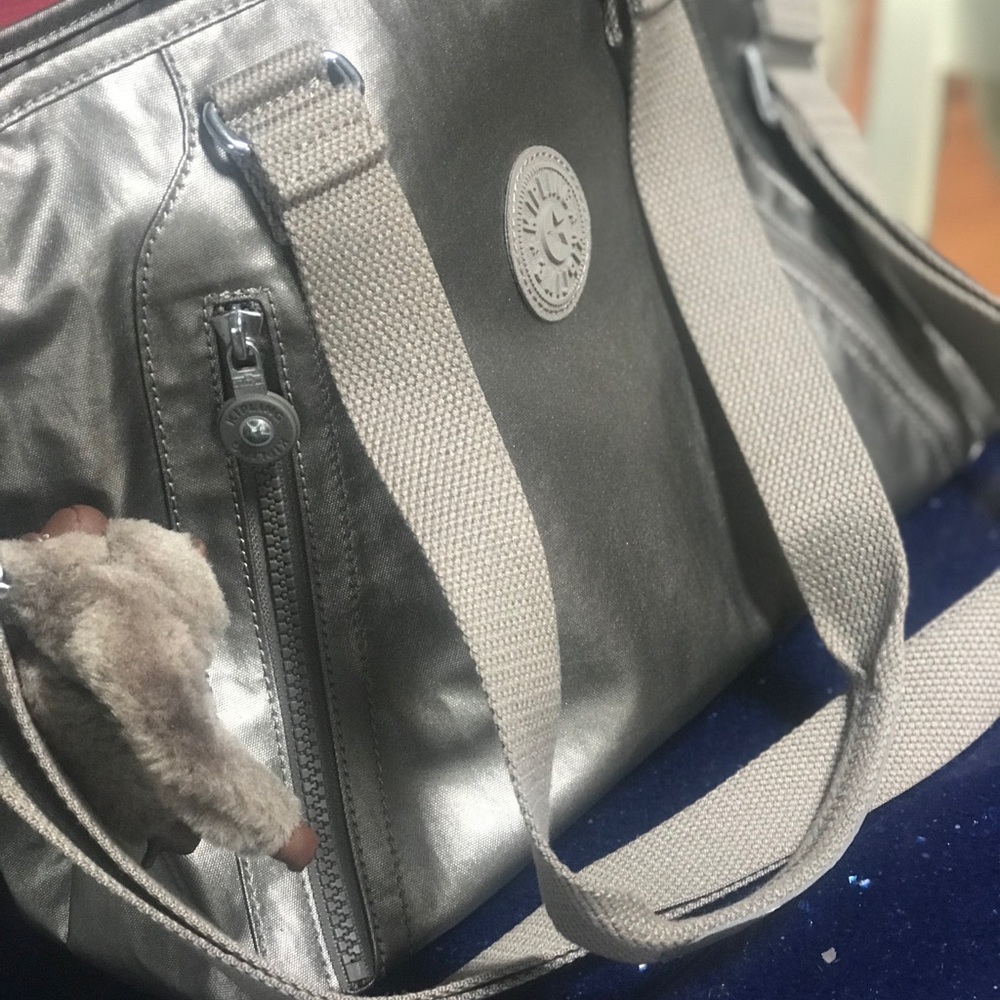 Authentic LARGE Kipling bag. Used once CLEAN burnished  fabric$